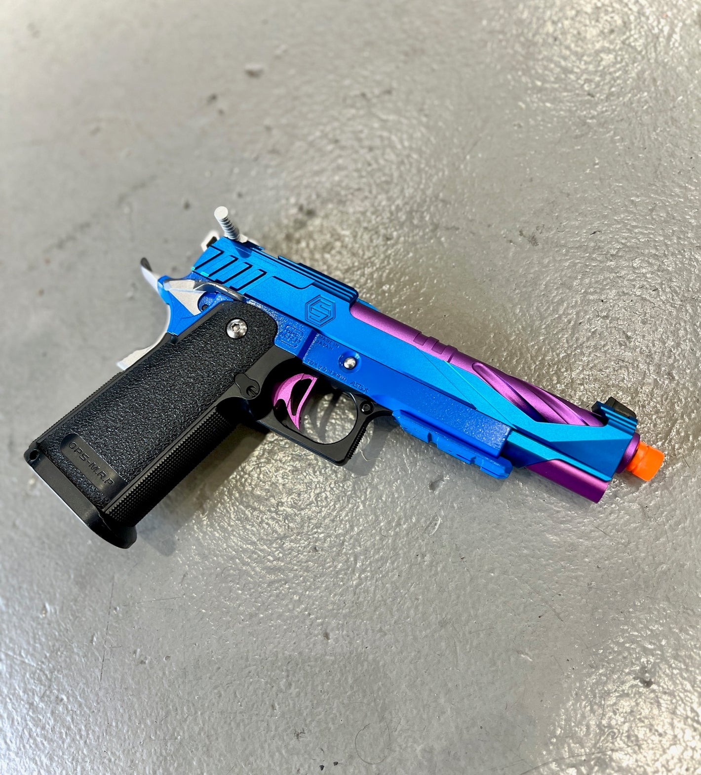 Ghost Collection Custom Pistol "Hornets"