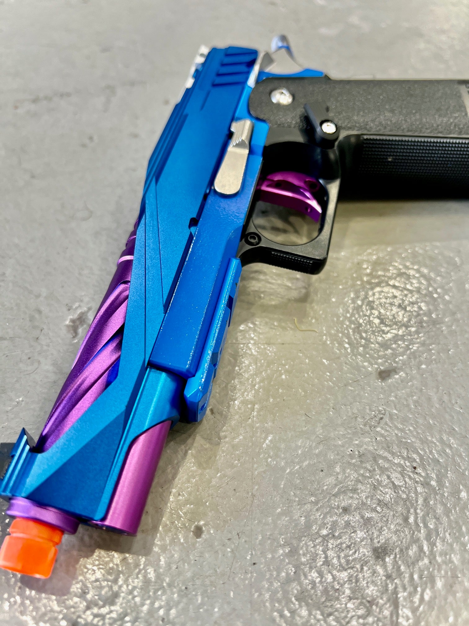 Simple Airsoft Custom Pistol "Hornets"